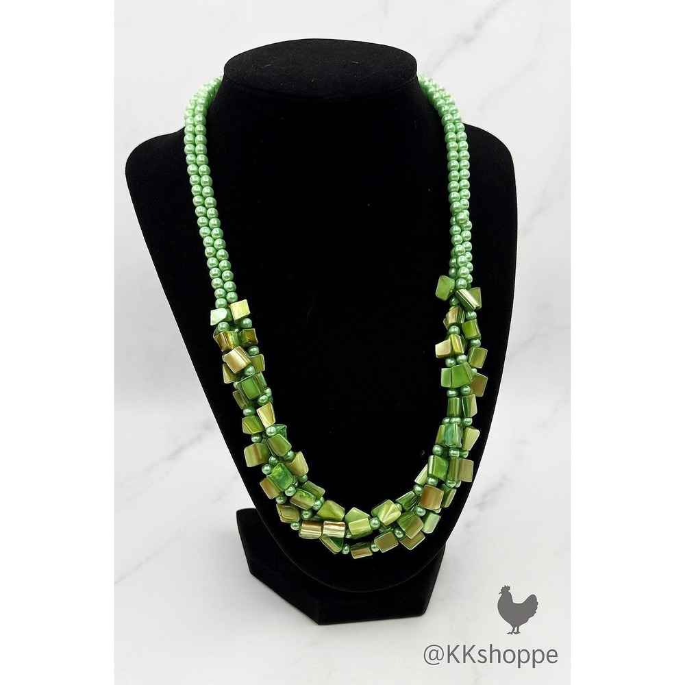 Vintage-Inspired Beautiful‎ Green Beaded Layered 23" Necklace